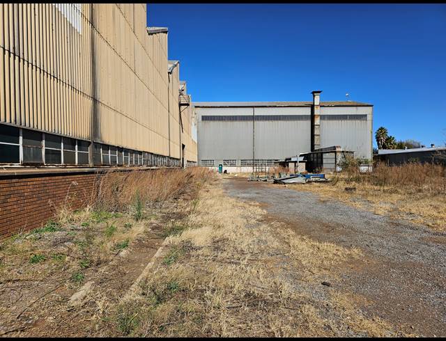 4,142M² FACTORY TO LET IN DUNCANVILLE
